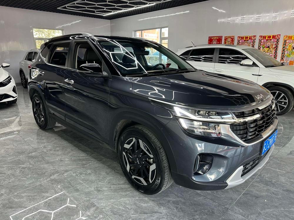 Kia Seltos 2023 — фото автомобиля