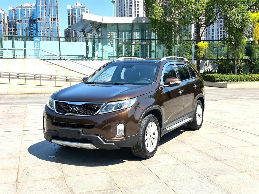 Kia Sorento 2013 — фото автомобиля