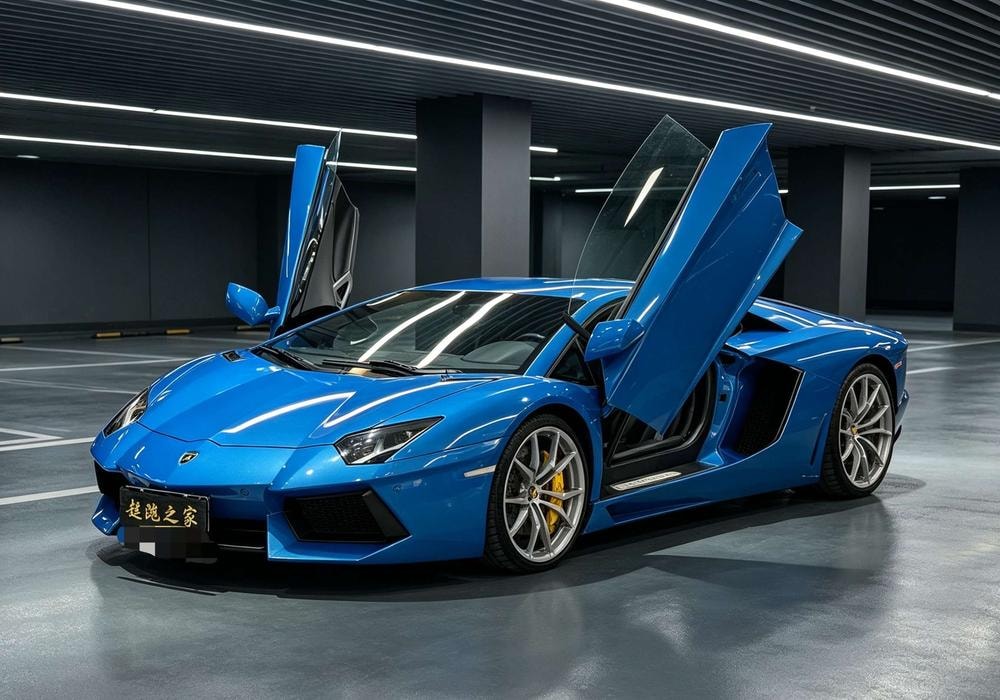 Lamborghini Aventador 2011 — фото автомобиля