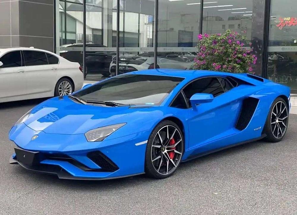 Lamborghini Aventador 2017 — фото автомобиля