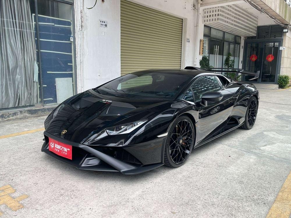 Lamborghini Huracán 2021 — фото автомобиля