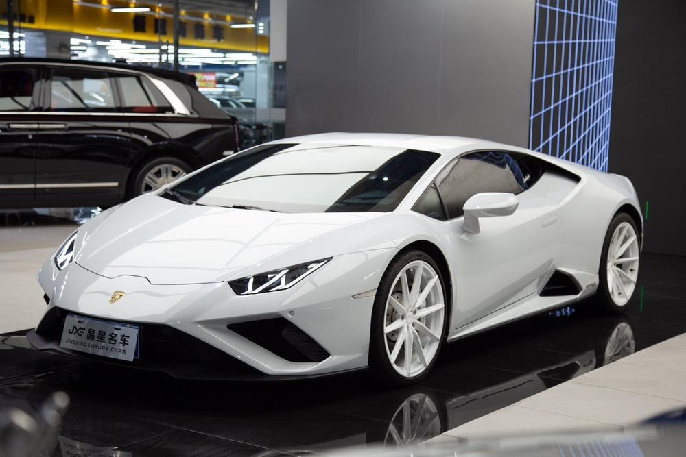 Lamborghini Huracán 2020 — фото автомобиля