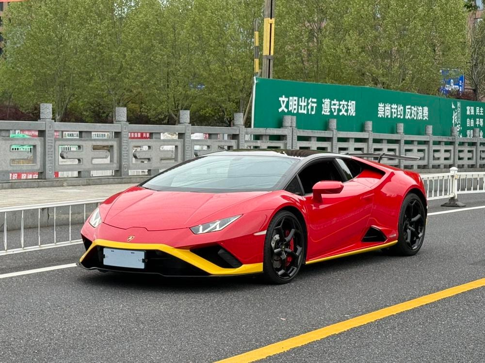 Lamborghini Huracán 2020 — фото автомобиля 1