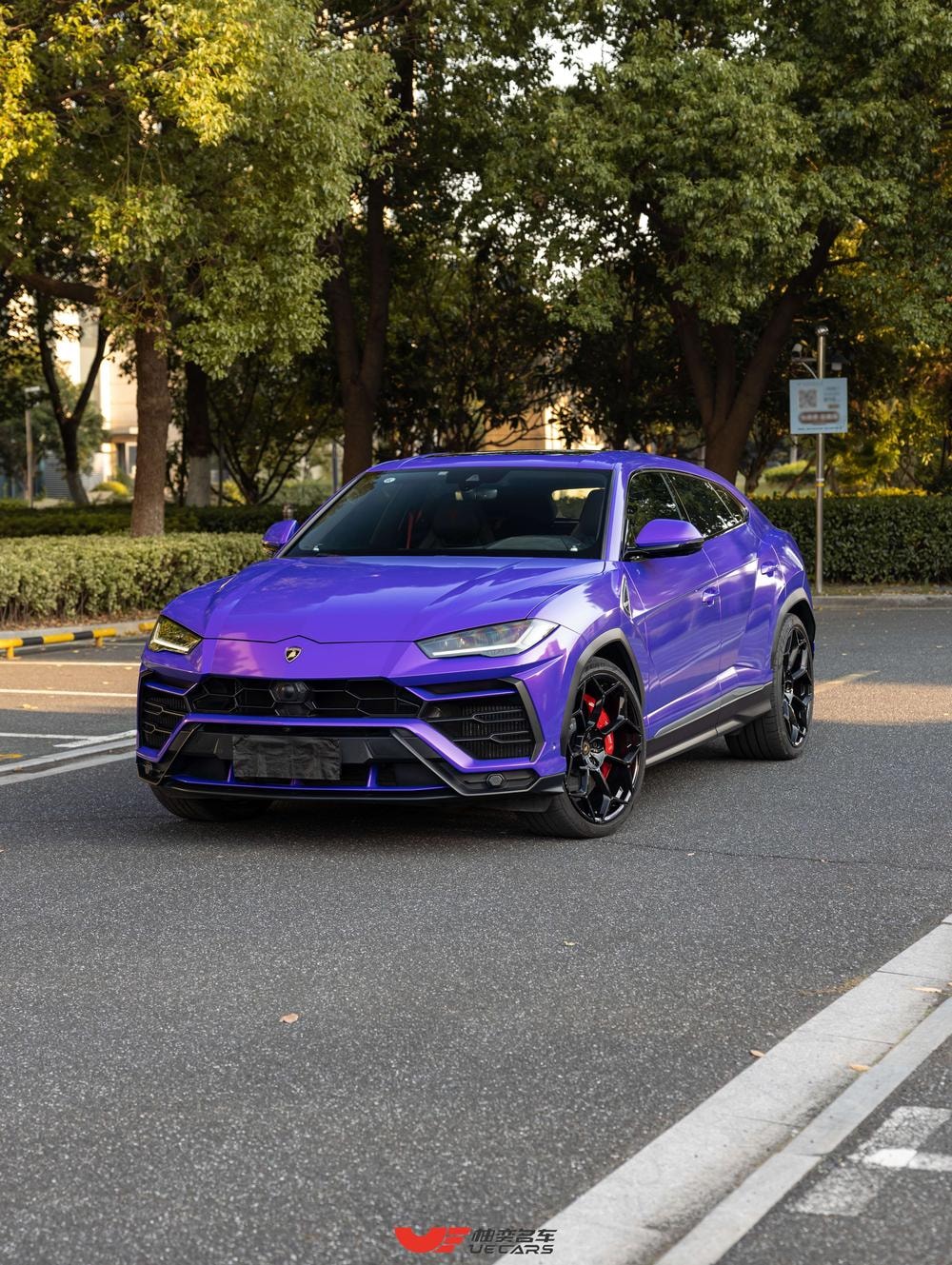 Lamborghini Urus 2021 — фото автомобиля