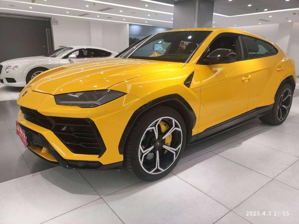 Lamborghini Urus 2021 — фото автомобиля 1