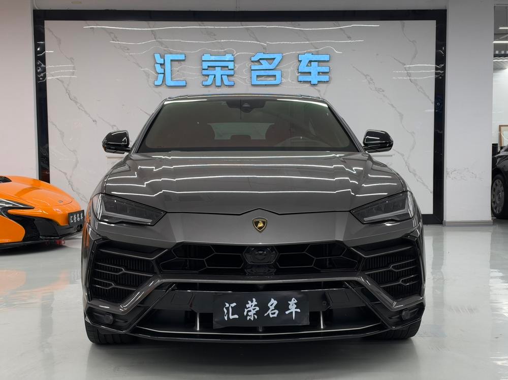 Lamborghini Urus 2021 — фото автомобиля 1