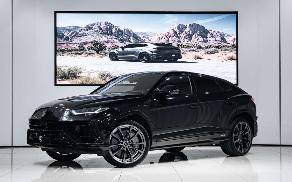 Lamborghini Urus 2023 — фото автомобиля 1