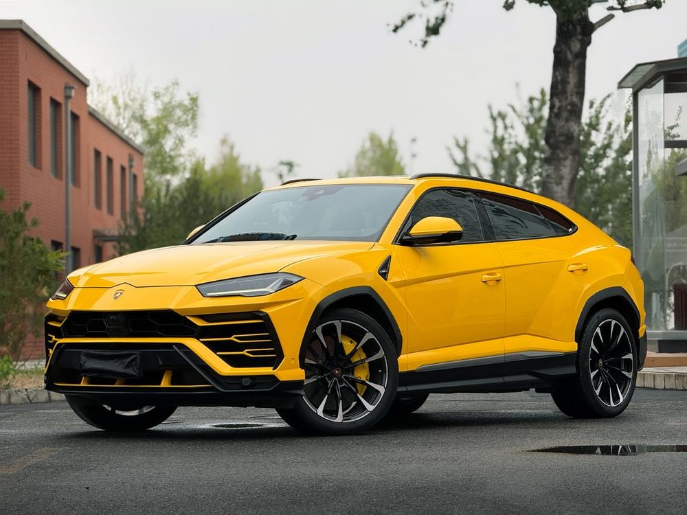 Lamborghini Urus 2018 — фото автомобиля 1