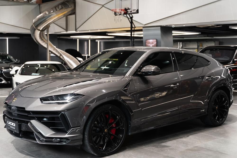 Lamborghini Urus 2023 — фото автомобиля 1
