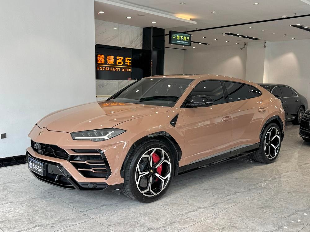 Lamborghini Urus 2018 — фото автомобиля