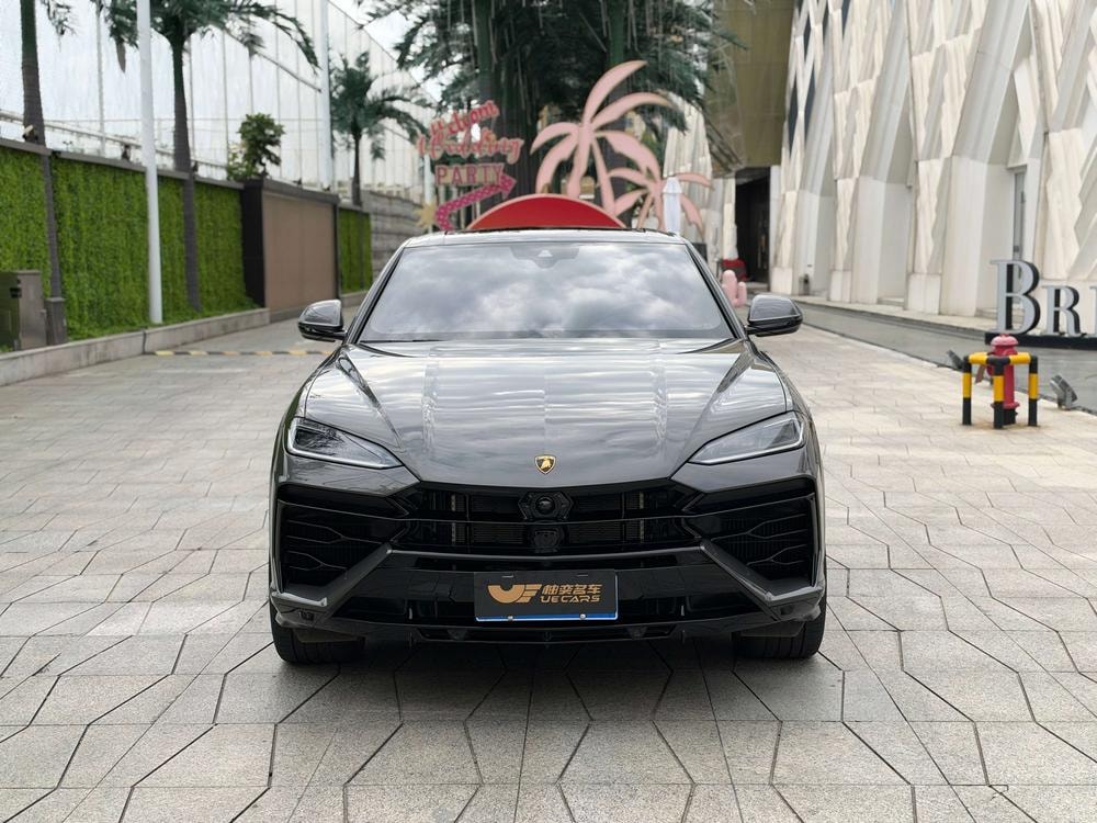 Lamborghini Urus SE 2025 — фото автомобиля 1