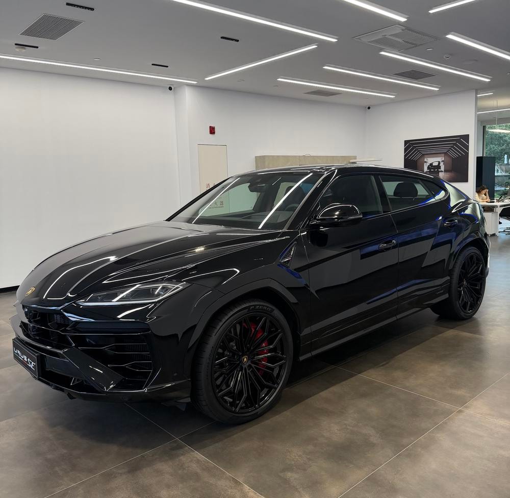 Lamborghini Urus SE 2025 — фото автомобиля 1