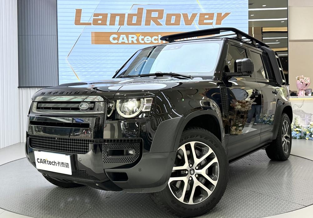 Land Rover Defender 2023 — фото автомобиля 1
