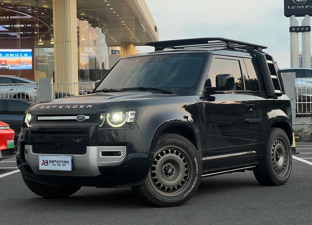 Land Rover Defender 2022 — фото автомобиля