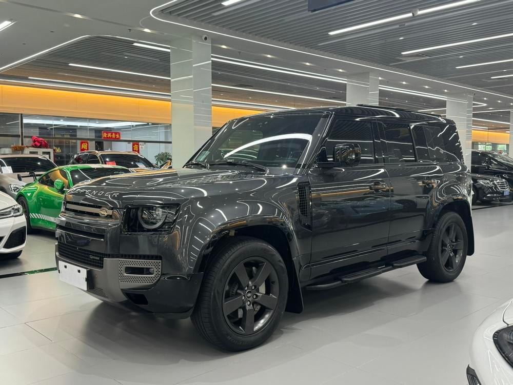 Land Rover Defender 2023 — фото автомобиля