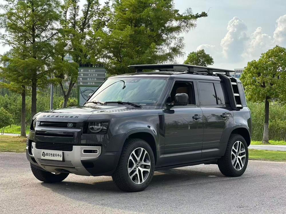 Land Rover Defender 2024 — фото автомобиля