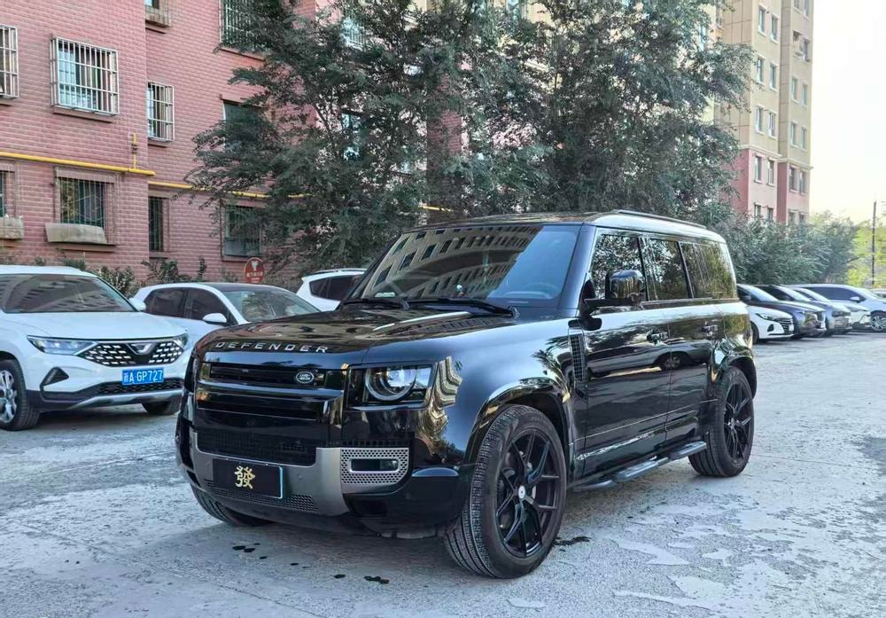 Land Rover Defender 2025 — фото автомобиля