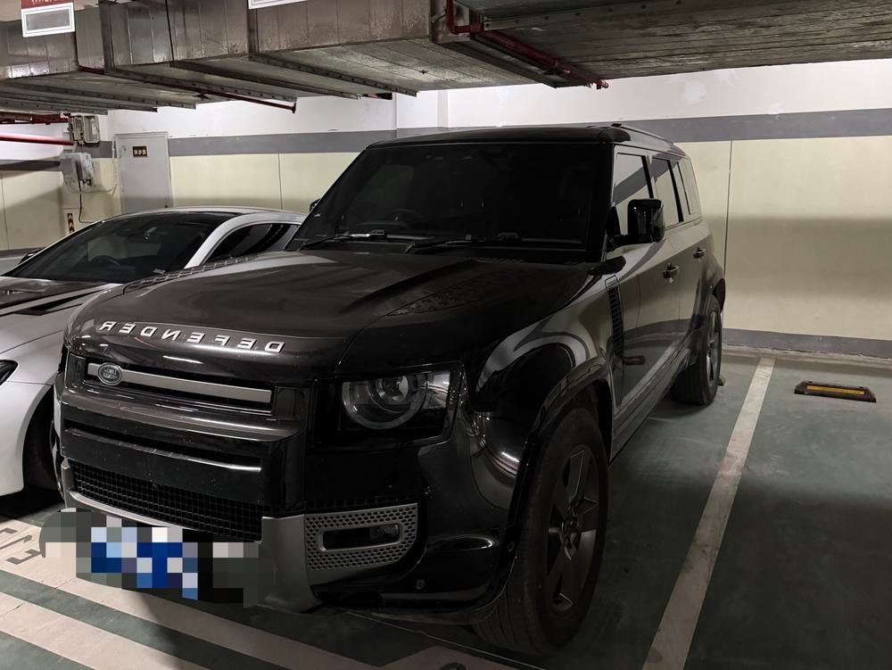 Land Rover Defender 2025 — фото автомобиля