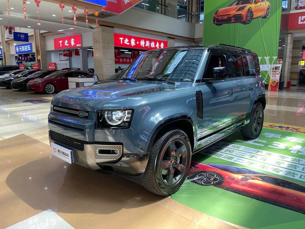 Land Rover Defender 2023 — фото автомобиля