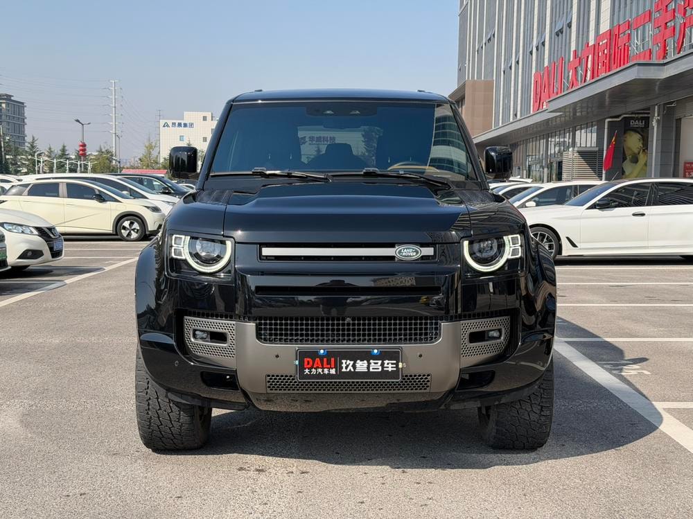 Land Rover Defender 2024 — фото автомобиля