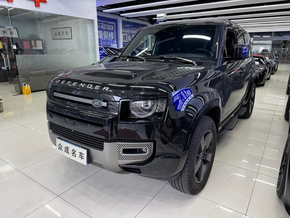 Land Rover Defender 2024 — фото автомобиля