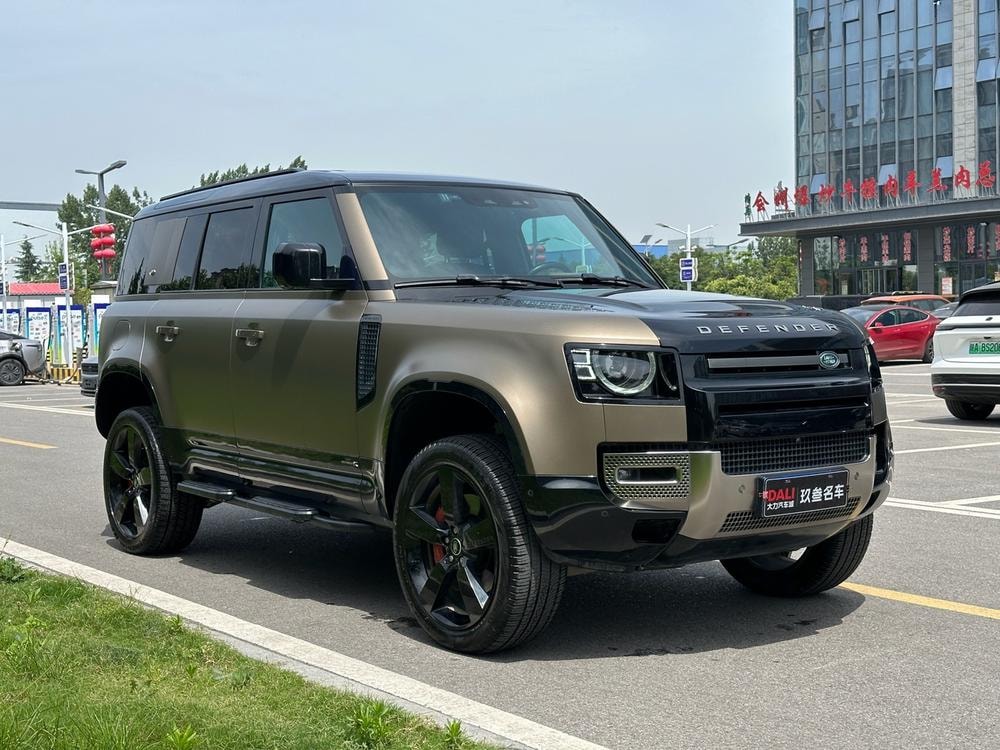 Land Rover Defender 2022 — фото автомобиля 1