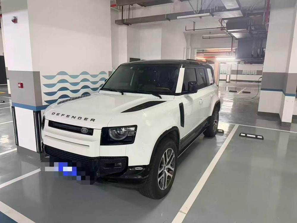 Land Rover Defender 2024 — фото автомобиля