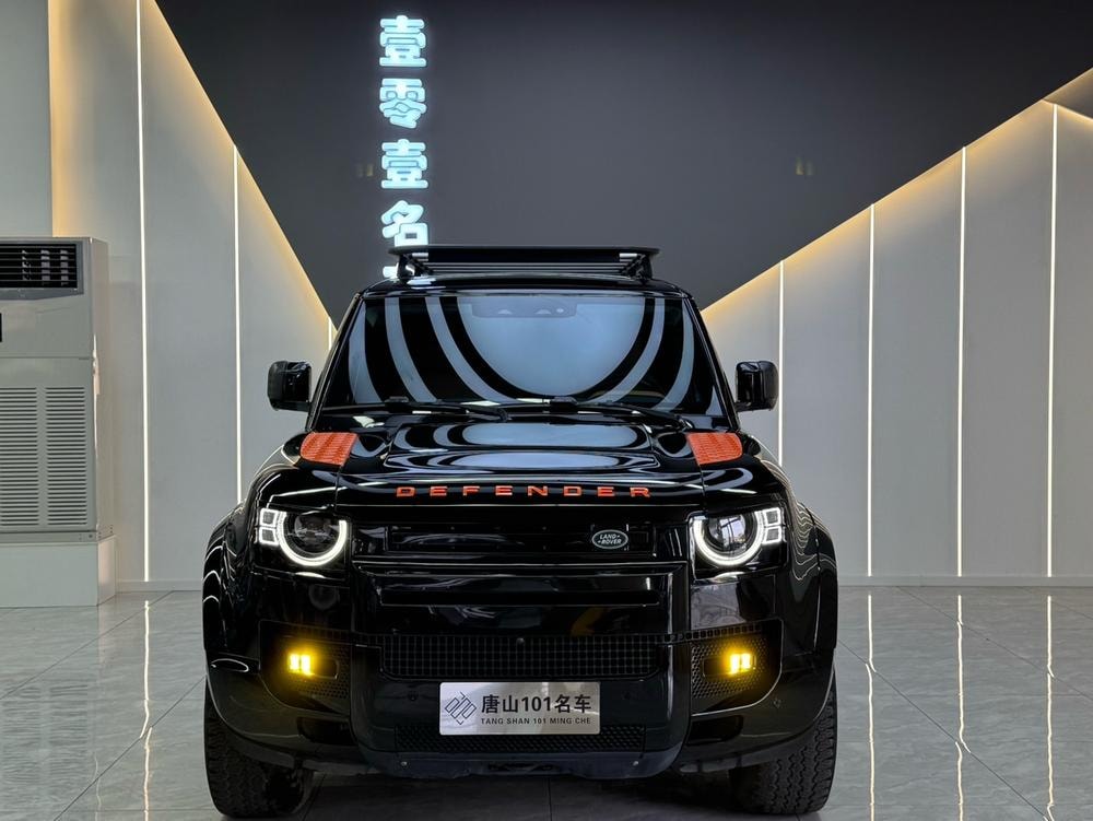 Land Rover Defender 2023 — фото автомобиля