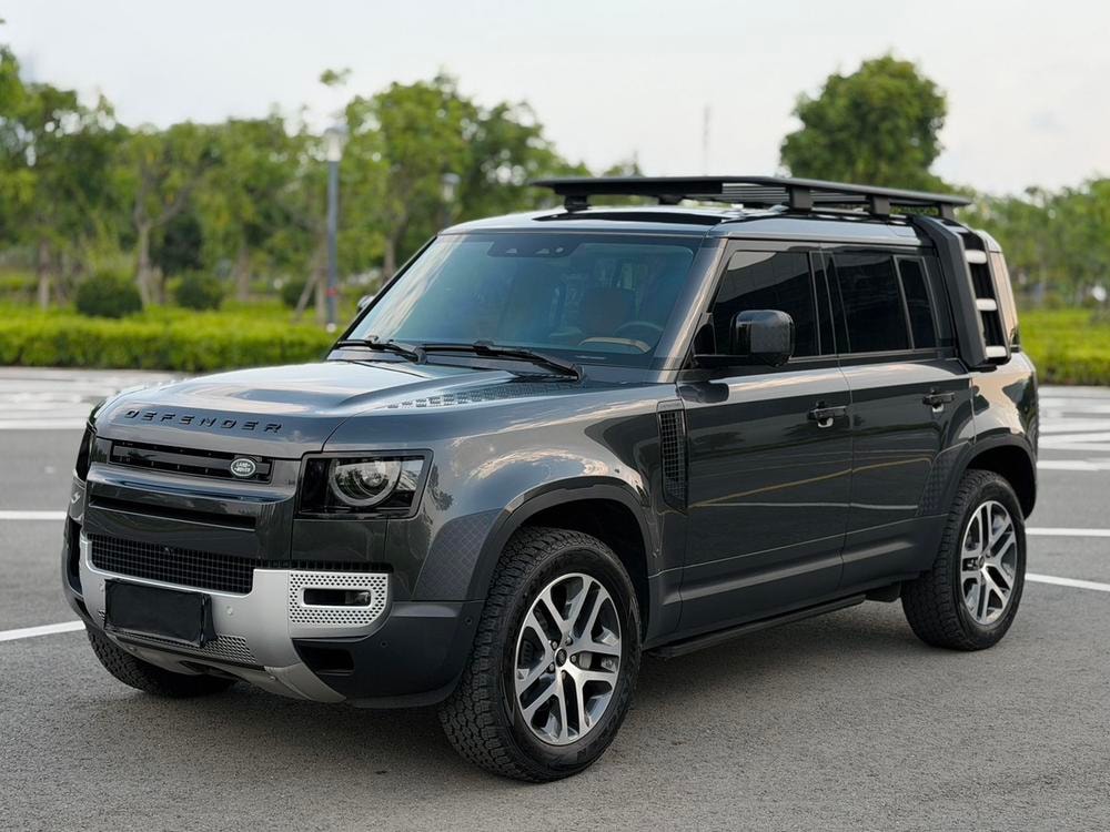 Land Rover Defender 2024 — фото автомобиля