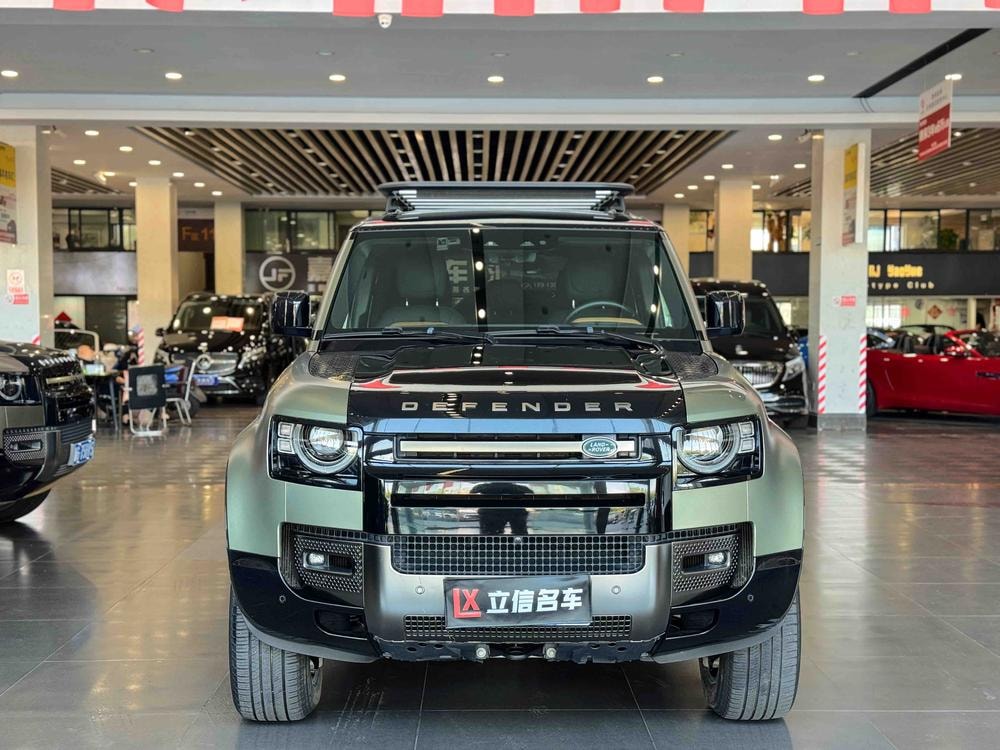 Land Rover Defender 2022 — фото автомобиля 1