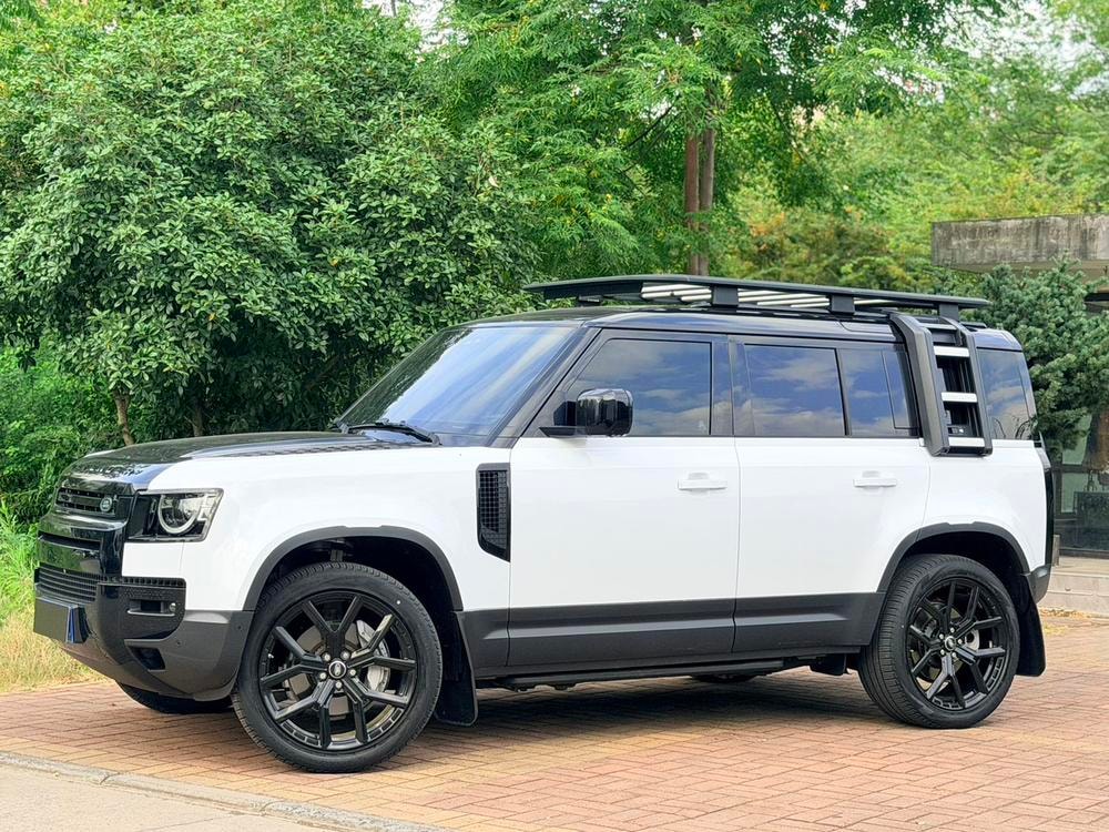 Land Rover Defender 2020 — фото автомобиля 1