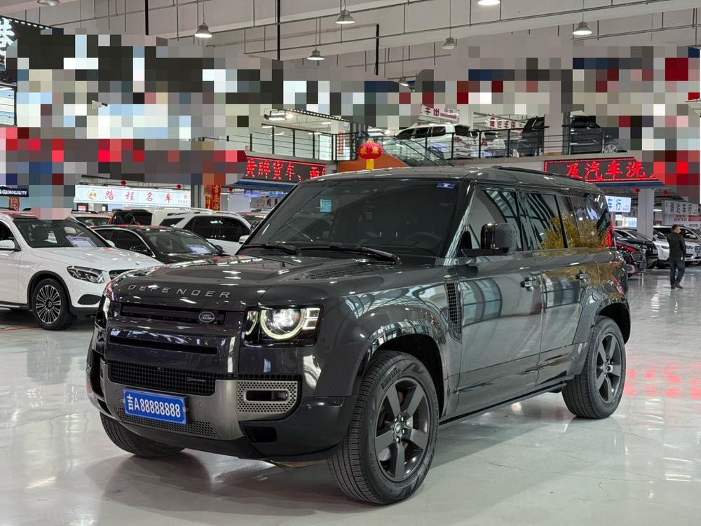 Land Rover Defender 2023 — фото автомобиля 1