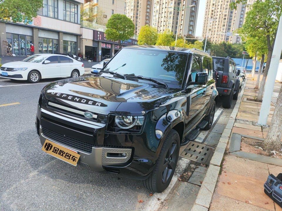 Land Rover Defender 2024 — фото автомобиля 1