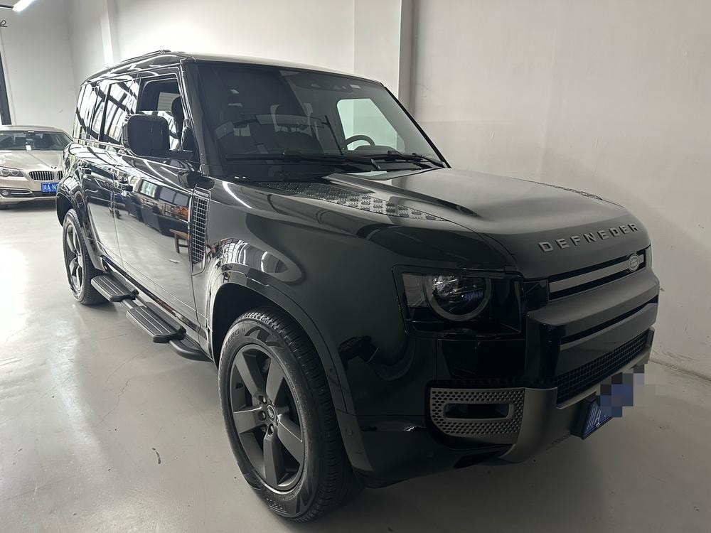 Land Rover Defender 2025 — фото автомобиля