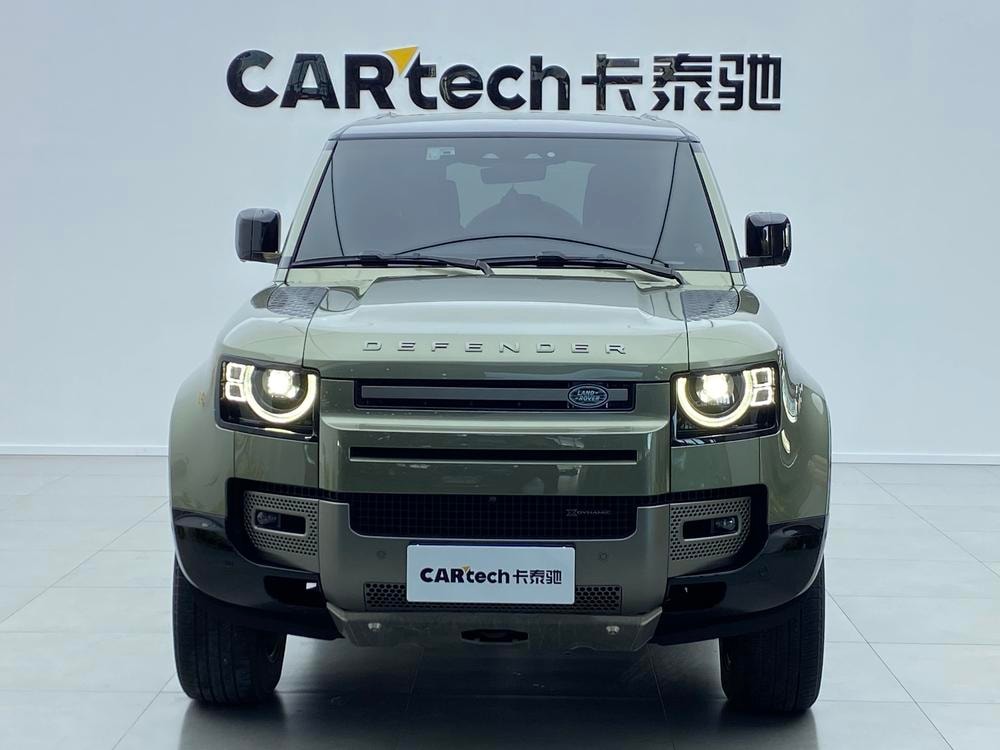 Land Rover Defender 2023 — фото автомобиля