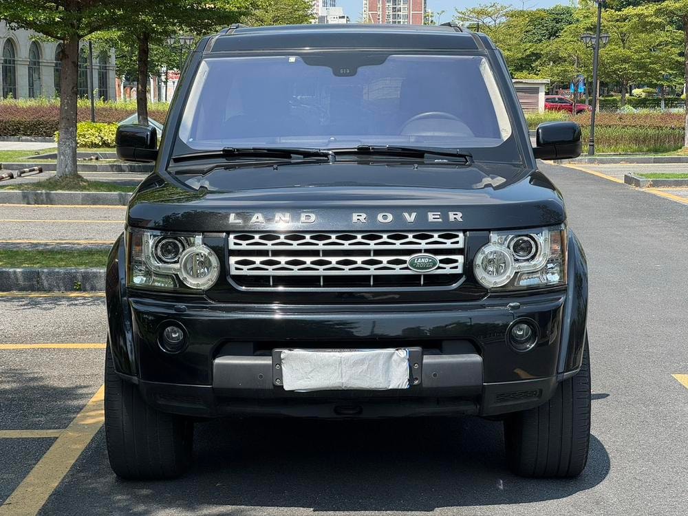 Land Rover Discovery 2010 — фото автомобиля