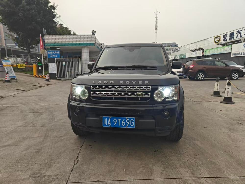 Land Rover Discovery 2010 — фото автомобиля 1
