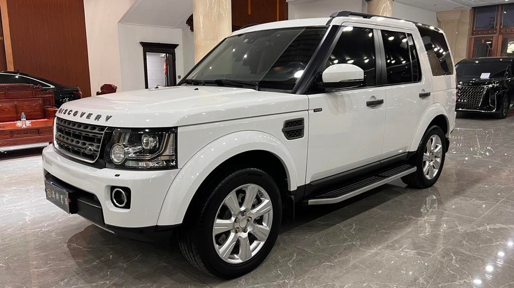 Land Rover Discovery 2015 — фото автомобиля