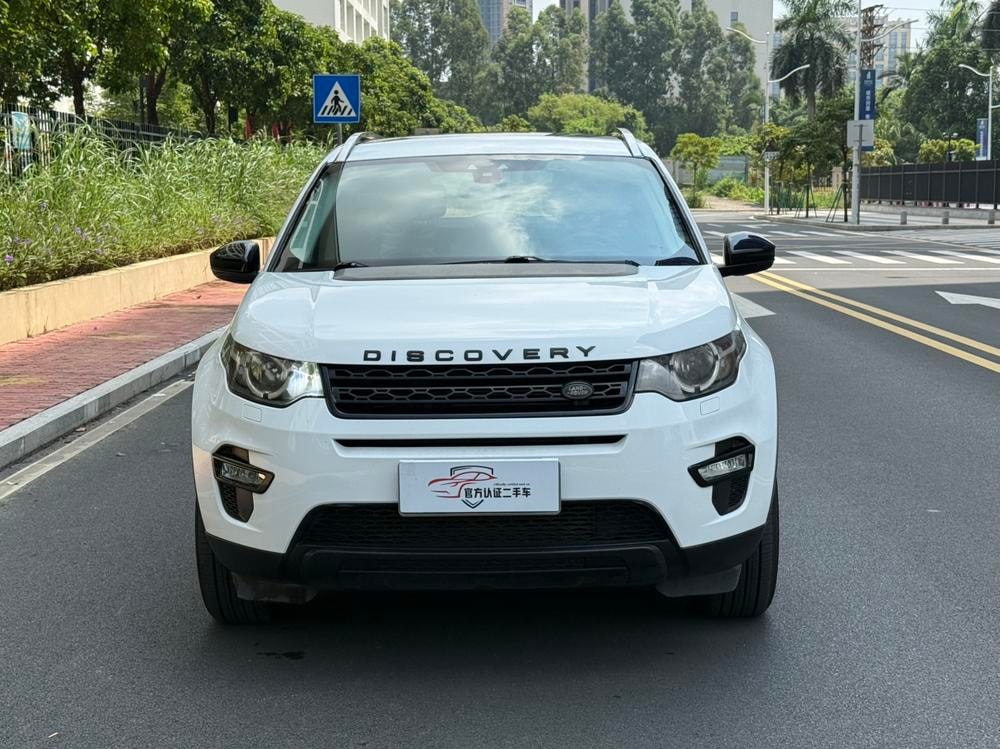Land Rover Discovery Sport 2017 — фото автомобиля
