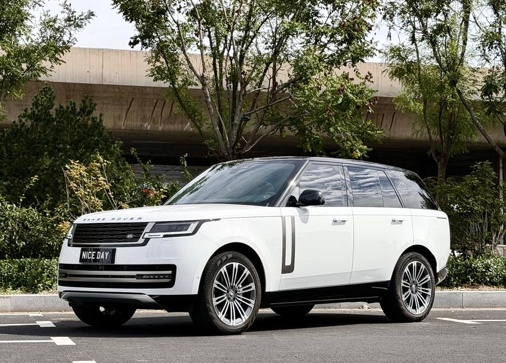 Land Rover Range Rover 2023 — фото автомобиля