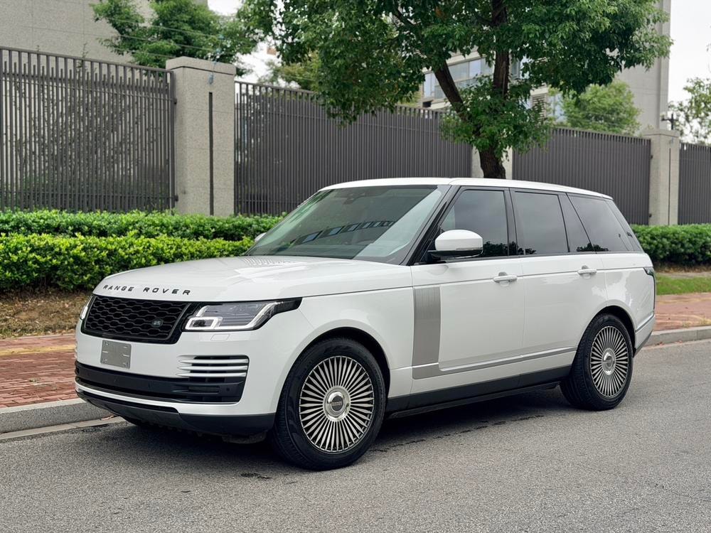 Land Rover Range Rover 2022 — фото автомобиля