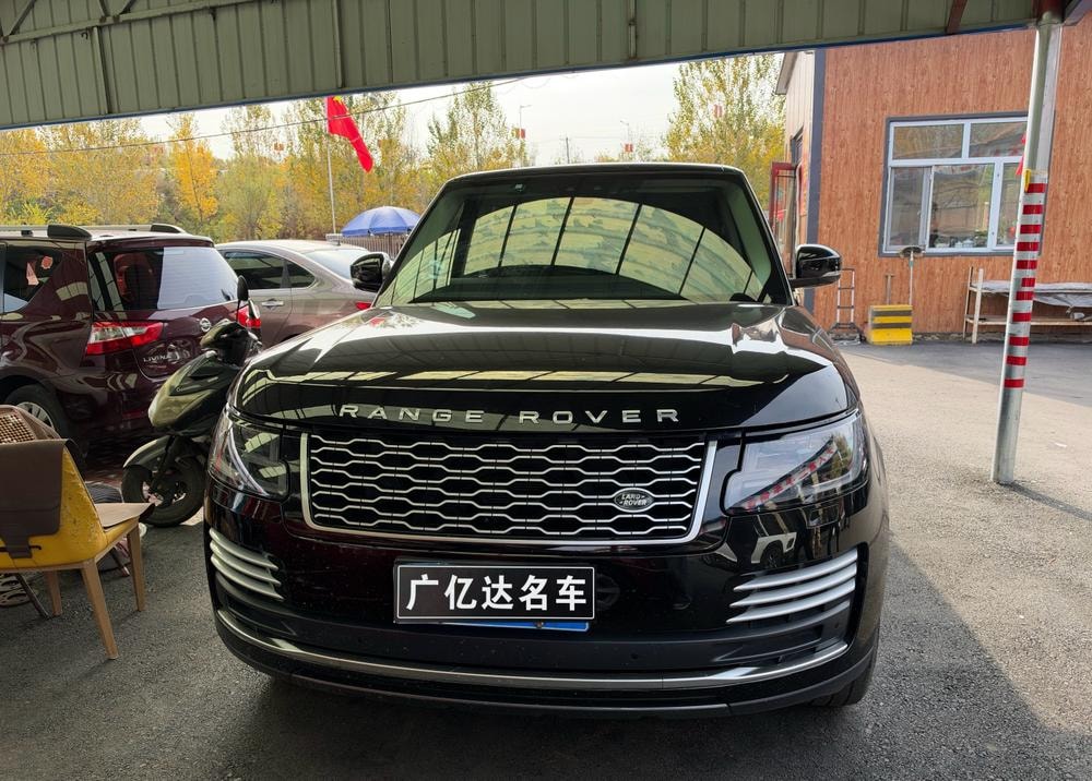 Land Rover Range Rover 2019 — фото автомобиля