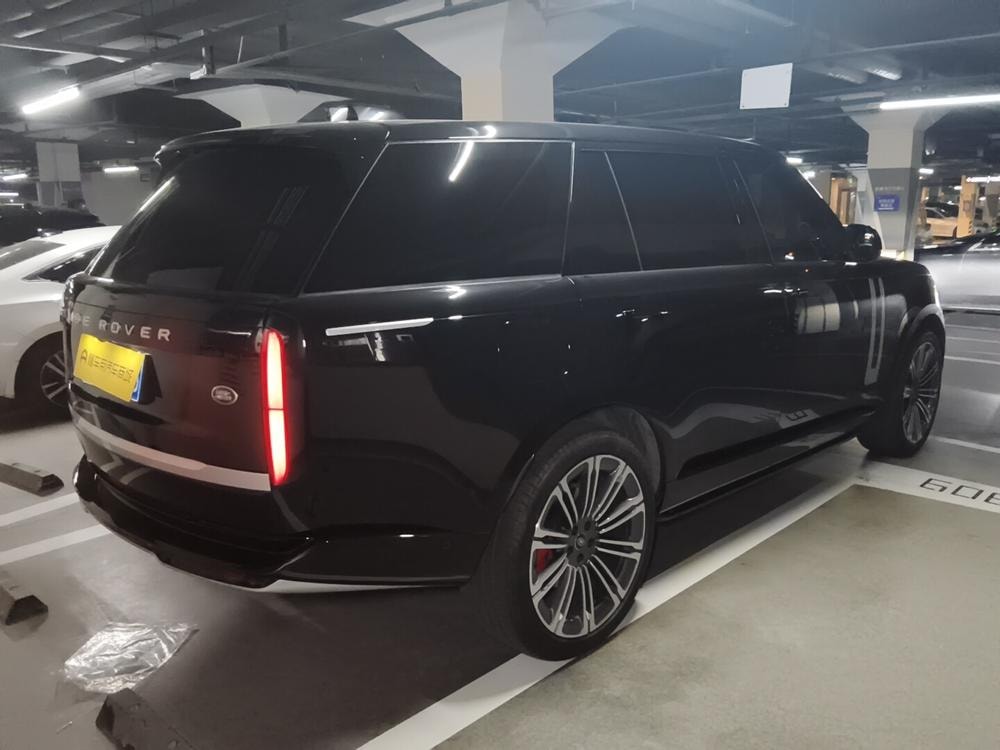 Land Rover Range Rover 2025 — фото автомобиля 1