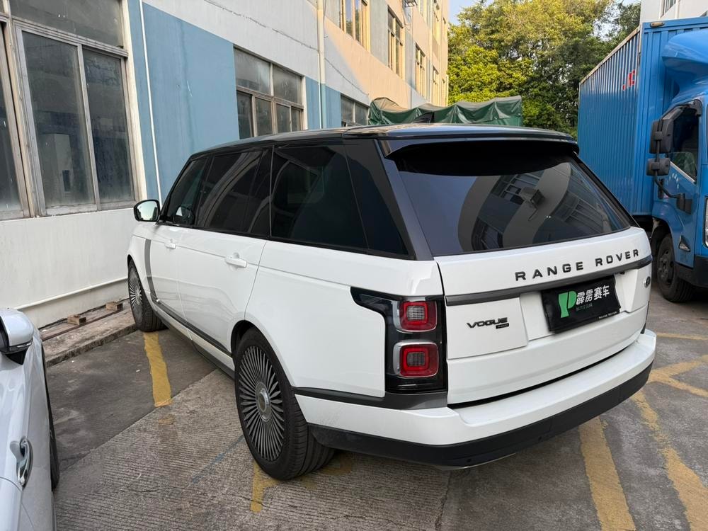 Land Rover Range Rover 2021 — фото автомобиля