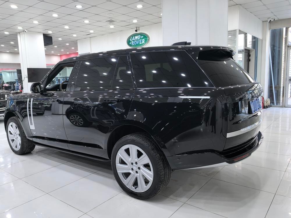 Land Rover Range Rover 2024 — фото автомобиля