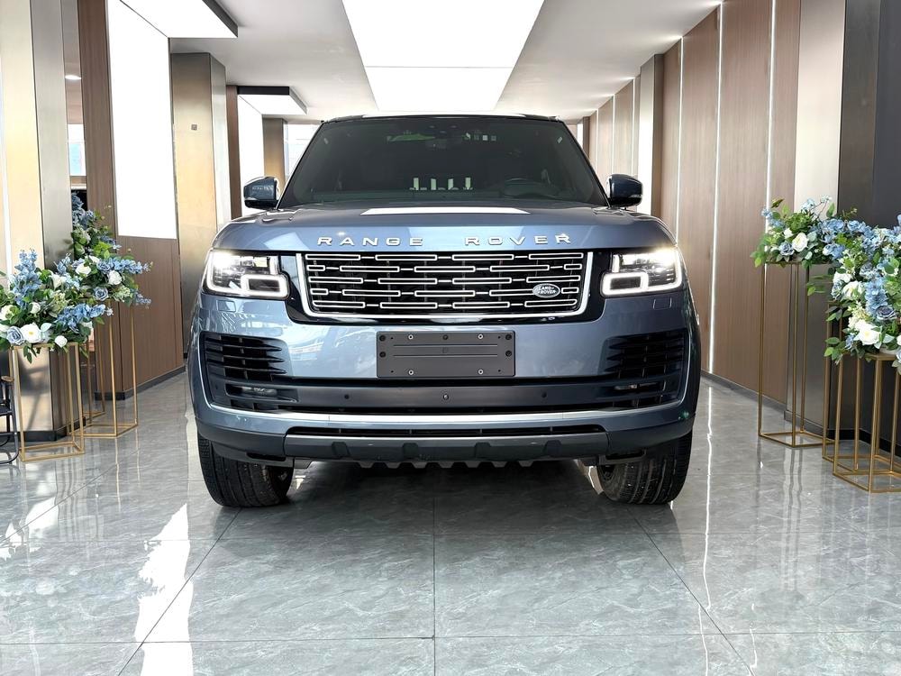 Land Rover Range Rover 2021 — фото автомобиля