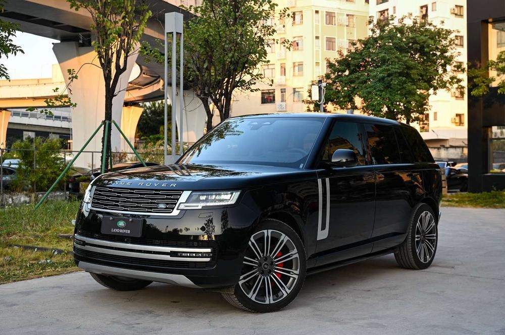 Land Rover Range Rover 2025 — фото автомобиля 1