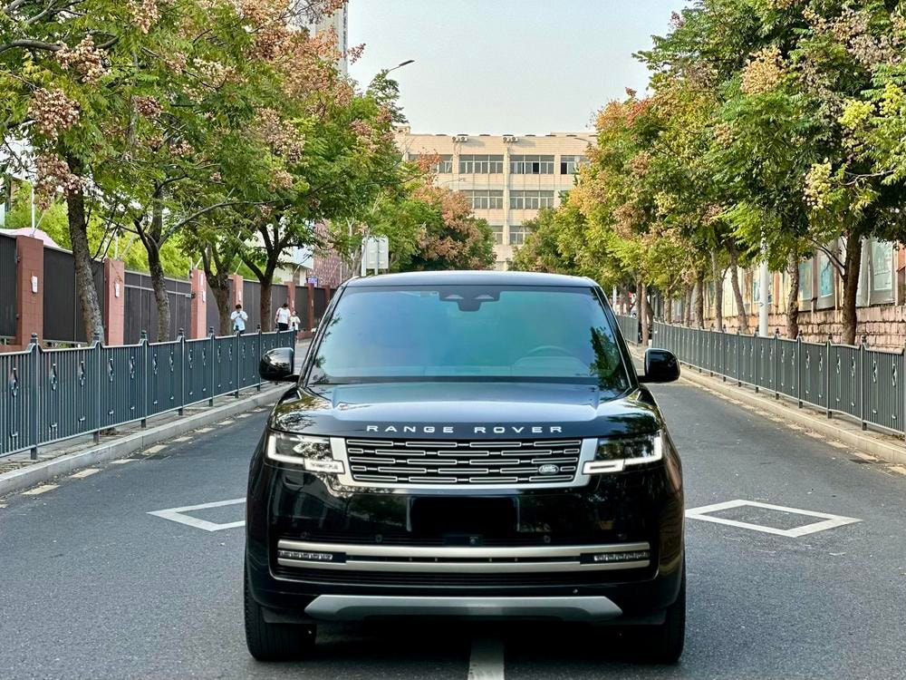 Land Rover Range Rover 2024 — фото автомобиля 1