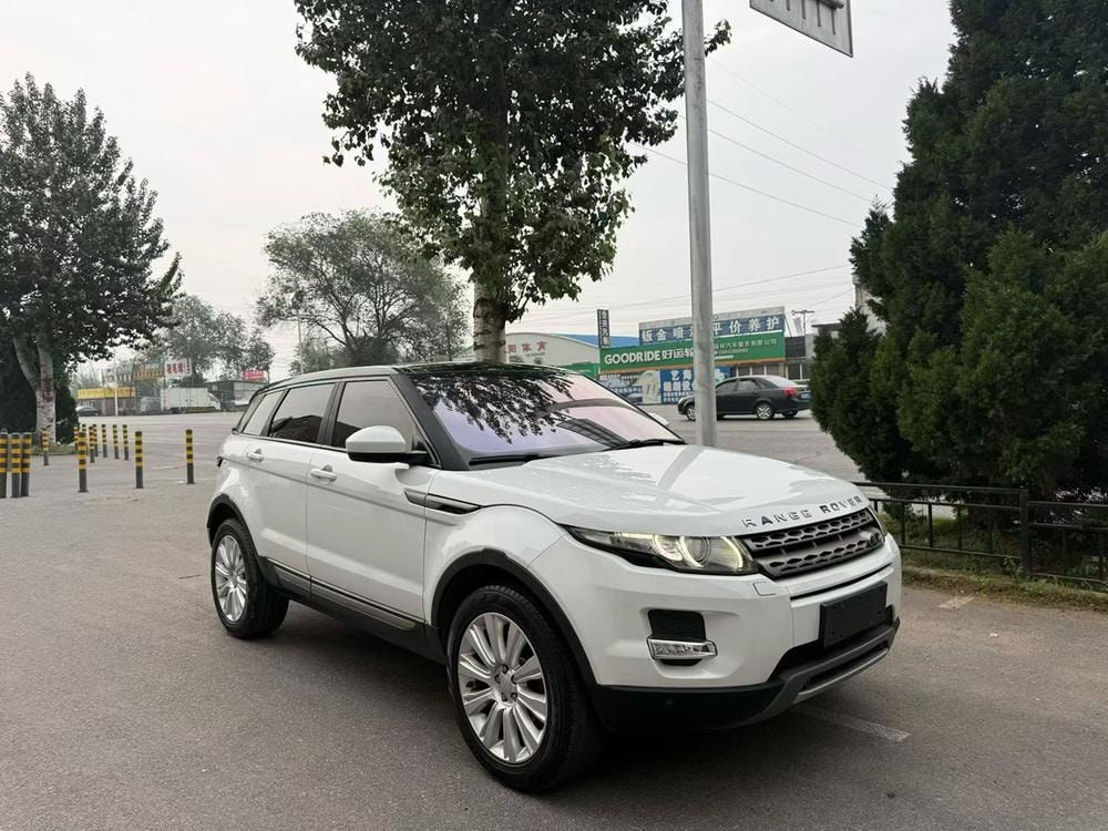 Land Rover Range Rover Evoque 2015 — фото автомобиля 1