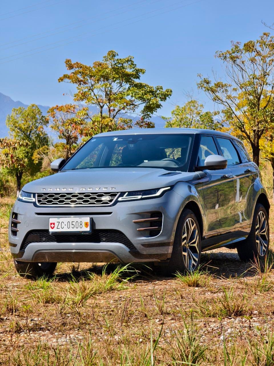 Land Rover Range Rover Evoque 2020 — фото автомобиля
